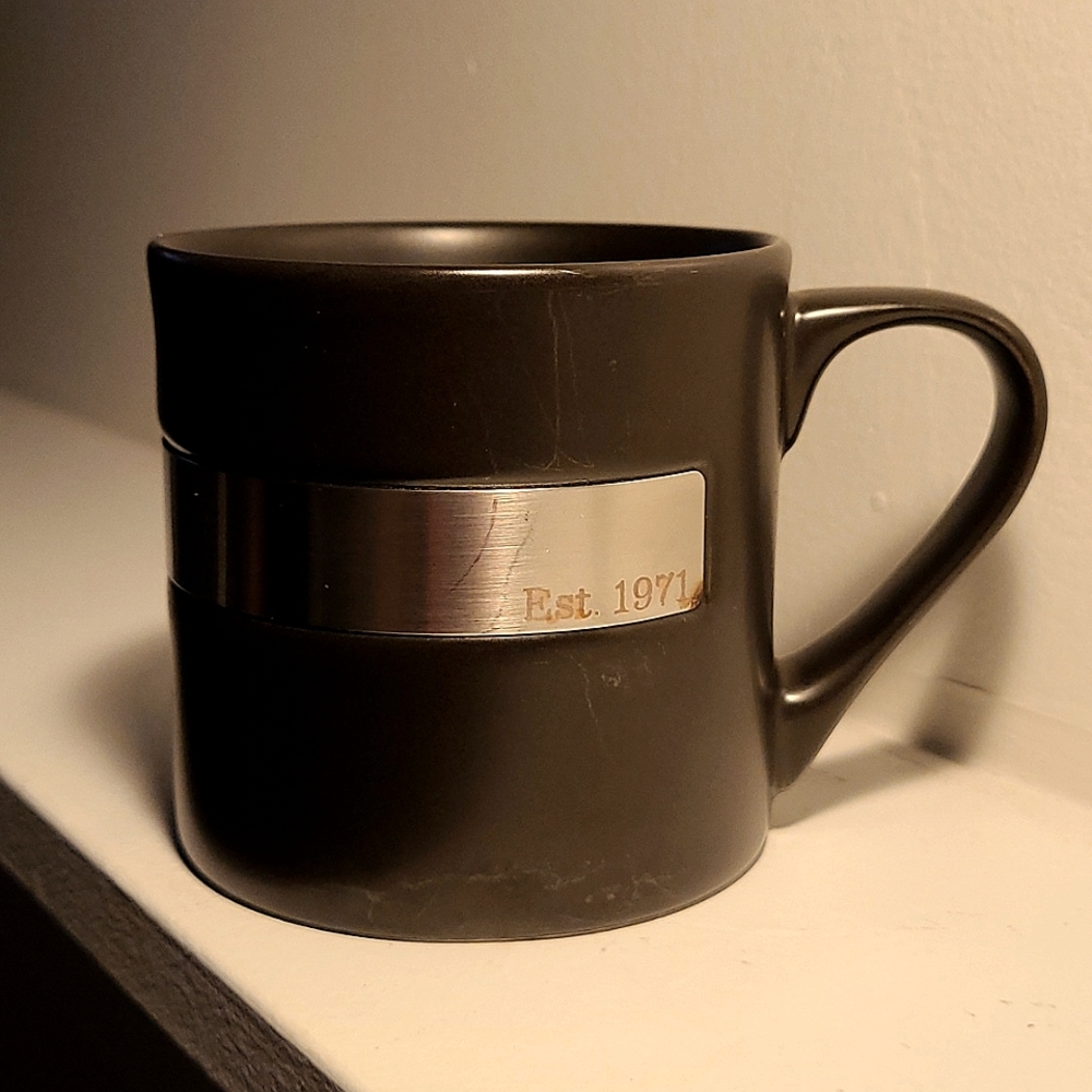 STARBUCKS est 1971 circa 2012 mug.